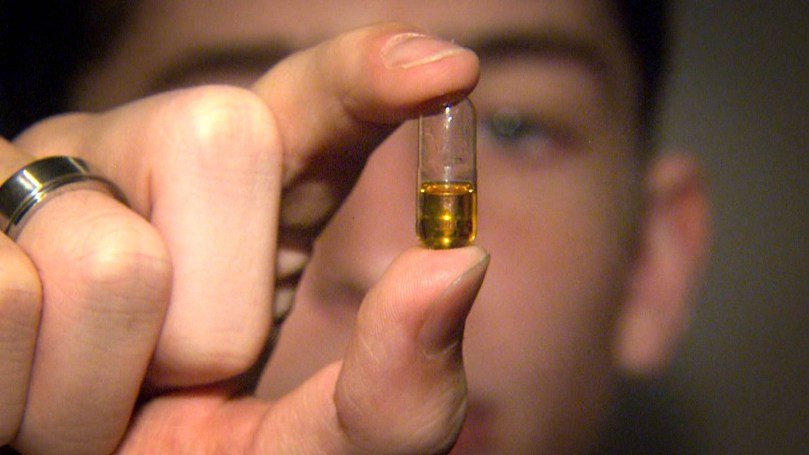 Cannabis oil treats teenager living with Crohn’s disease