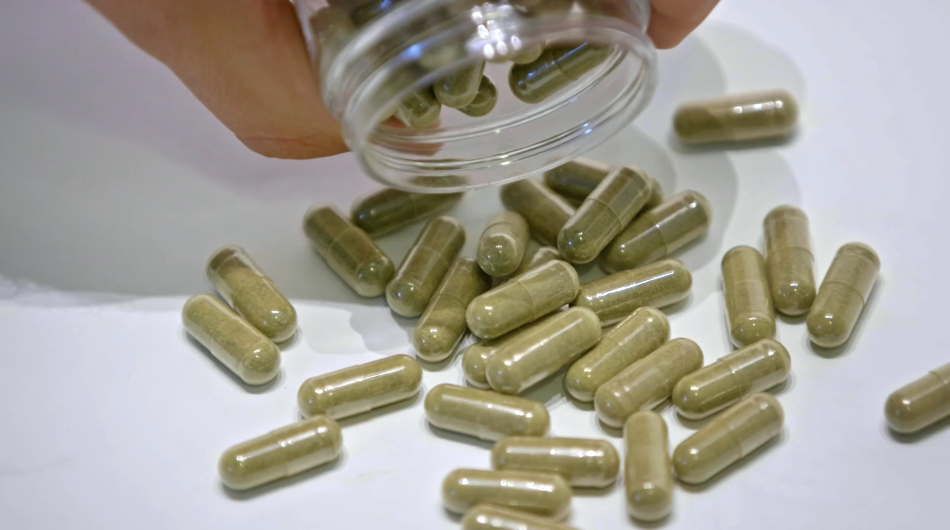 Could the Opioid Crisis Be Solved With Kratom? “A Leaf of Faith” Says Yes