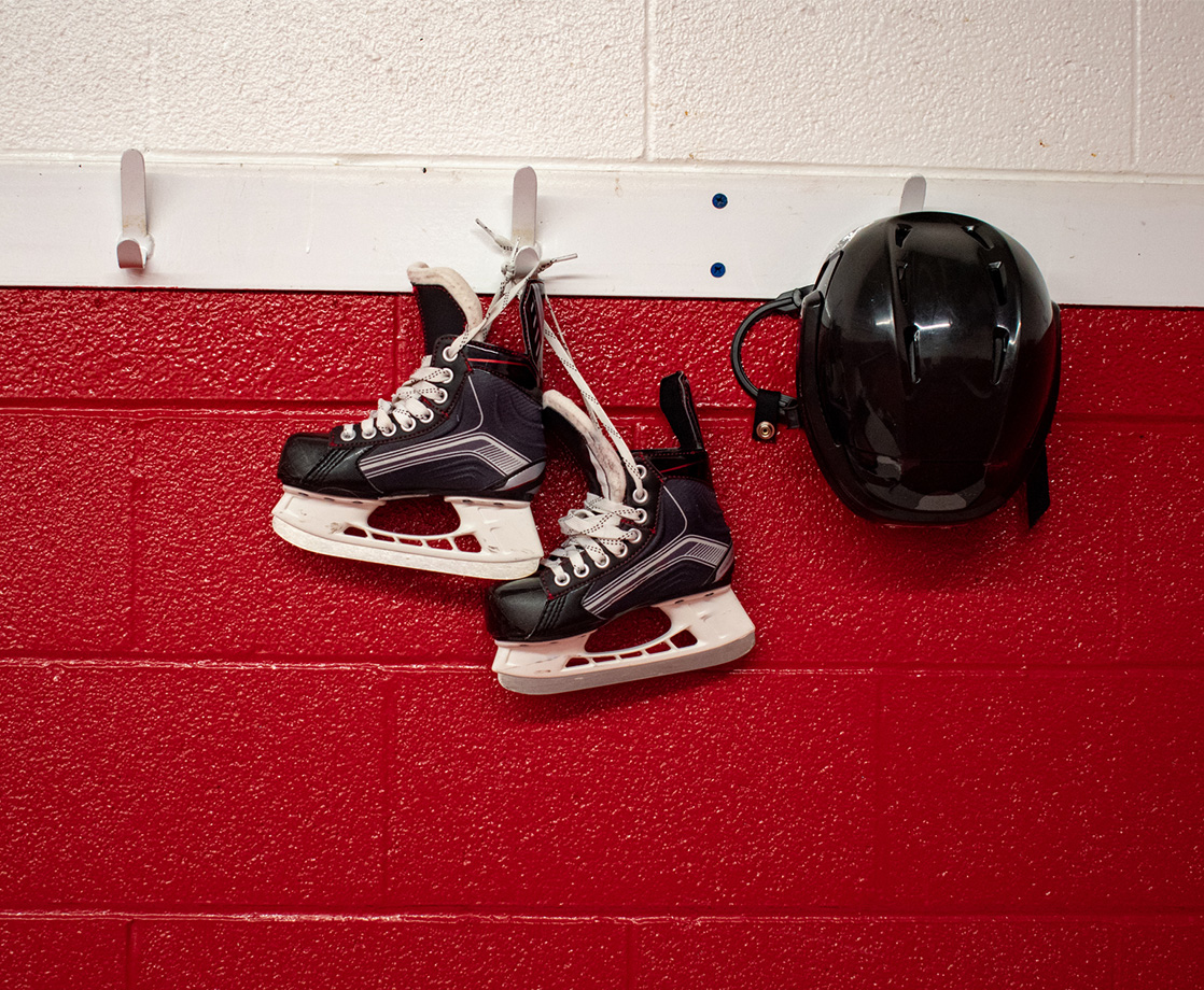 Retired Pro Hockey Players Will Take CBD for Brain Injury Study