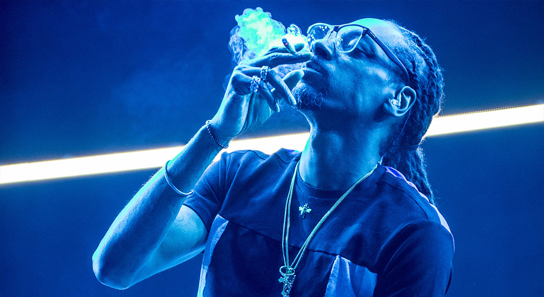 Heady Entertainment: Rejoice! Snoop Dogg Drops a Smoking Hot New Album