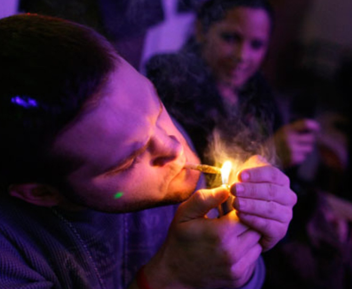 British Citizens Living in the US Could Be Deported for Smoking Weed