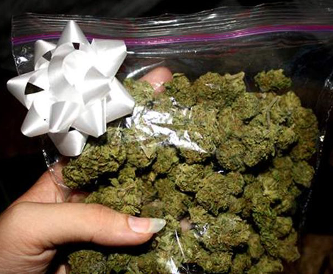 Nashville Cops Nab Smuggler with 84 Pounds of Pot Wrapped as Christmas Presents