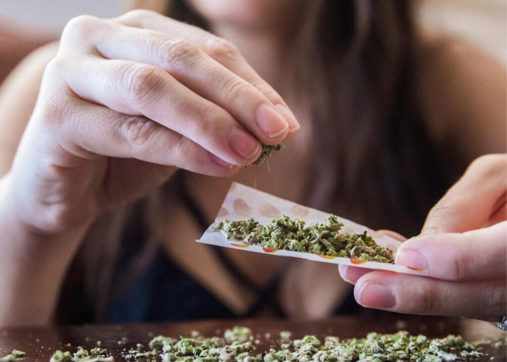 Legal Weed Linked to Decreased Use of Booze, Tobacco, and Opioids Among Young Adults