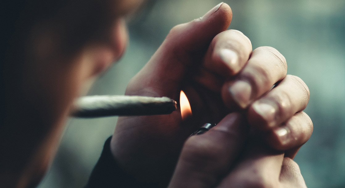 Twice as Many Young Americans Now Smoke Weed Instead of Cigarettes, Poll Says