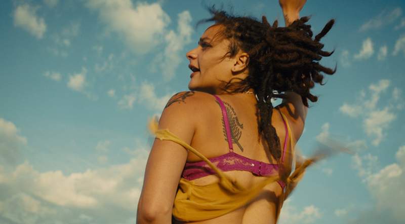 “American Honey” Star Sasha Lane and Director Andrea Arnold Find Freedom on the Open Road