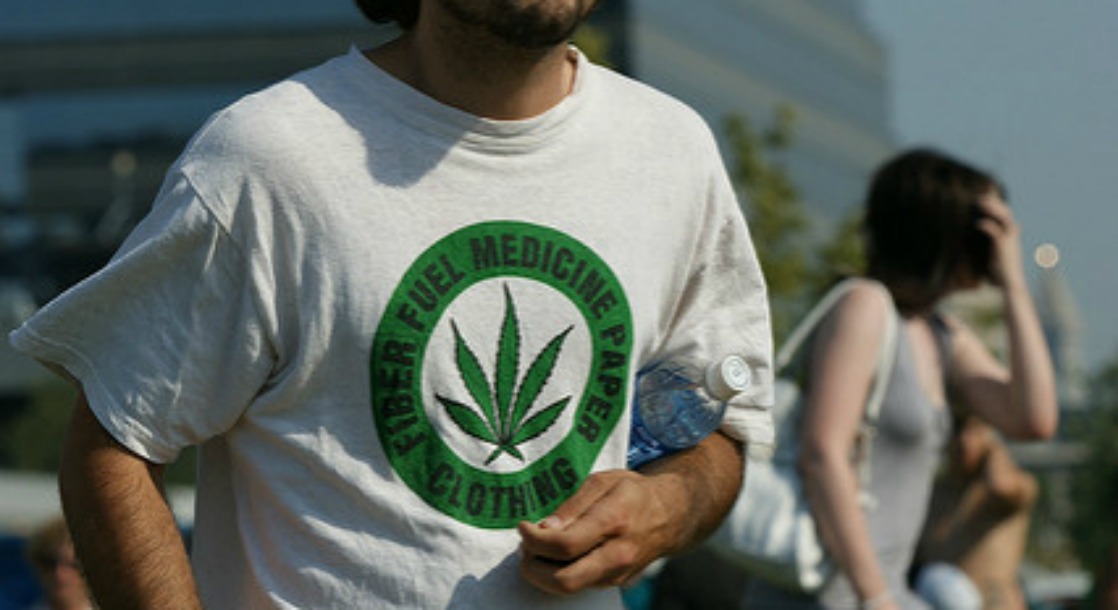 California Legislators Defeat Proposal to Ban Cannabis Advertising on Clothing
