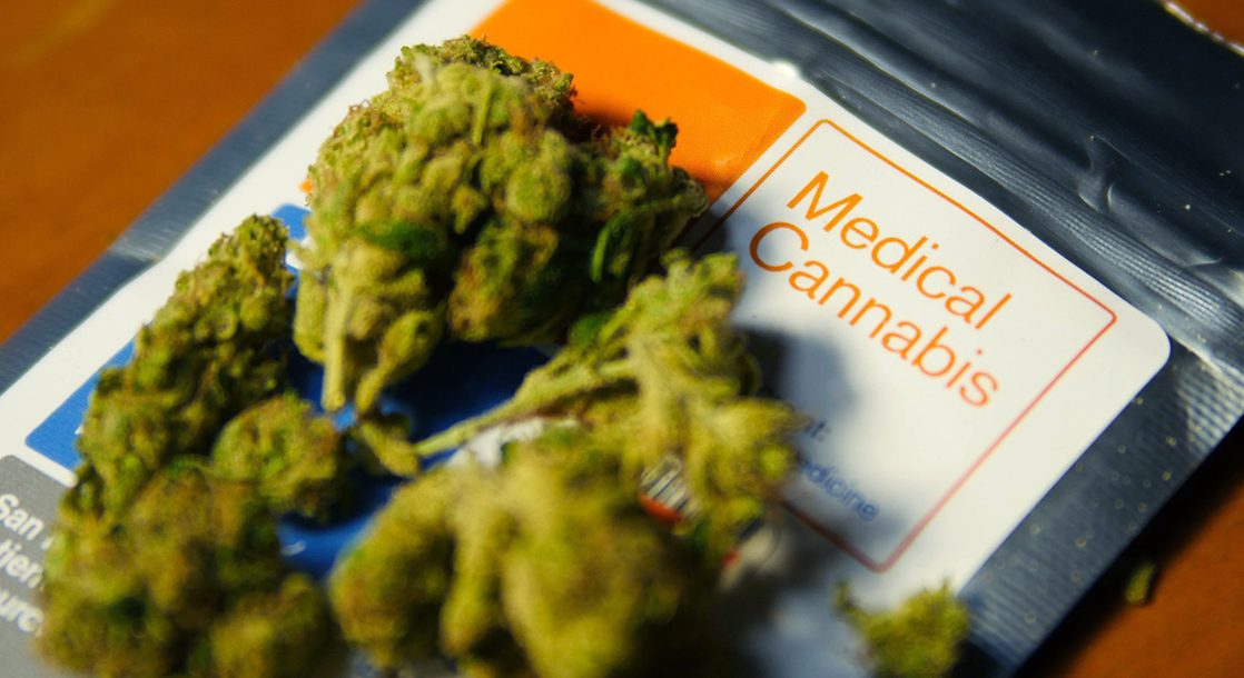 Here’s Why Doctors Still Can’t Prescribe Pot
