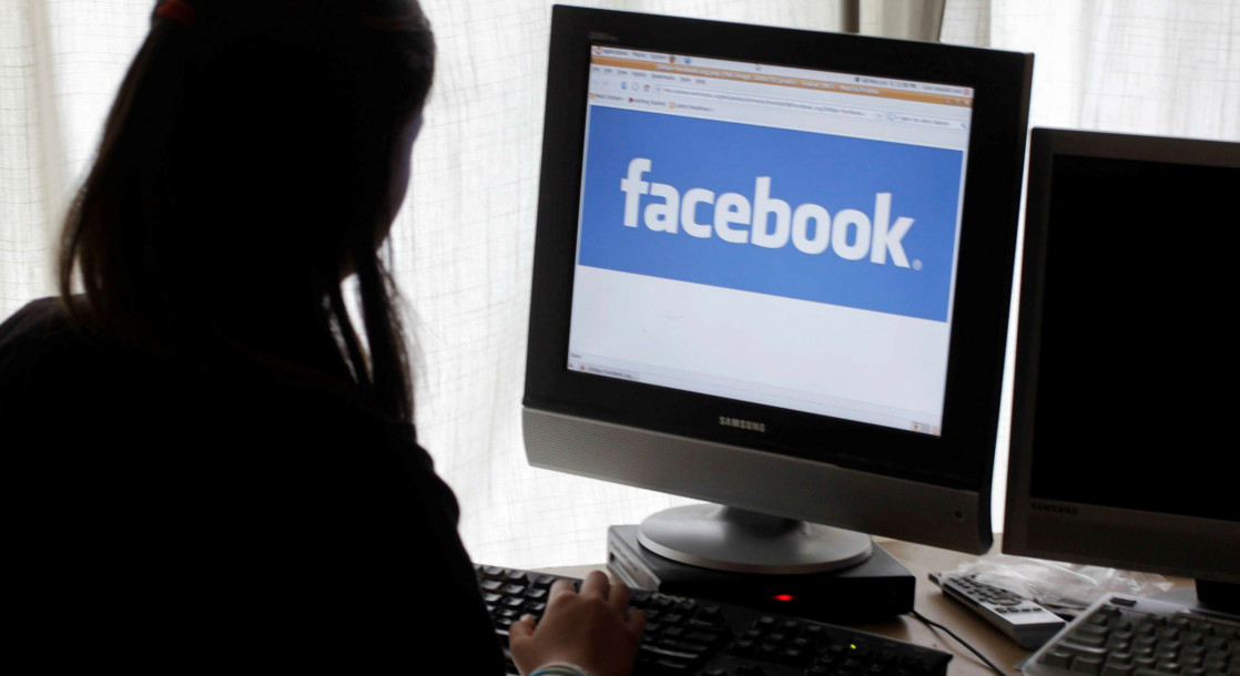 New Study Finds That Lurking on Facebook Makes People Miserable