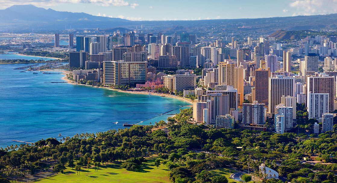 Hawaii’s First Official Medical Cannabis Sale Takes Place in Maui