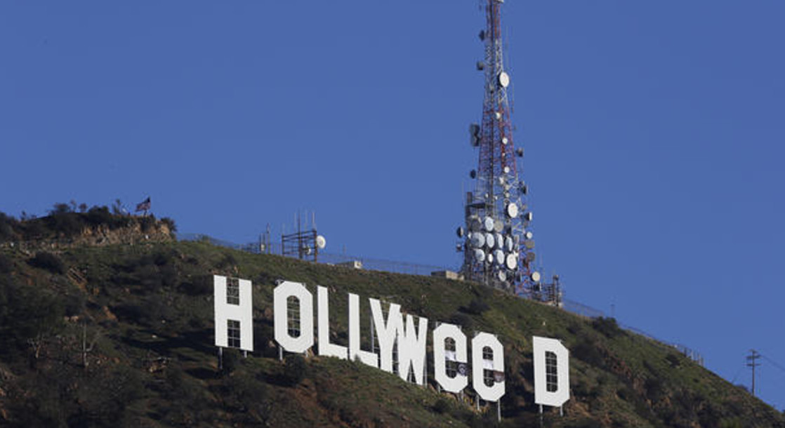 Hollywood Sign Changed to Read “HOLLYWeeD” as New Year’s prank