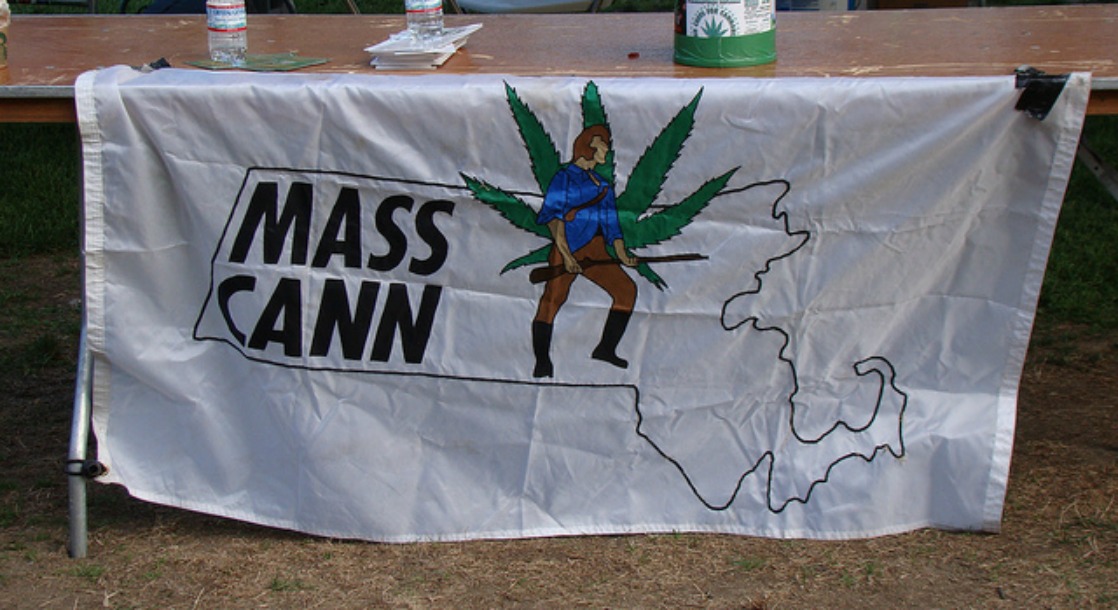 Massachusetts Weed Dealers Skirting Regulations by Gifting Grams Disguised as “Free Samples”