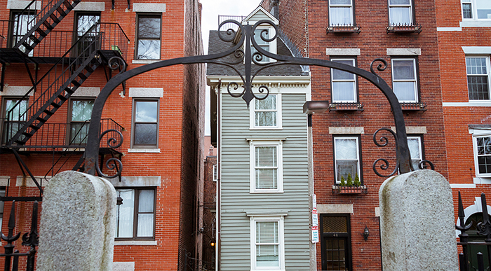 The Stories Behind the Most Petty Spite Houses Ever