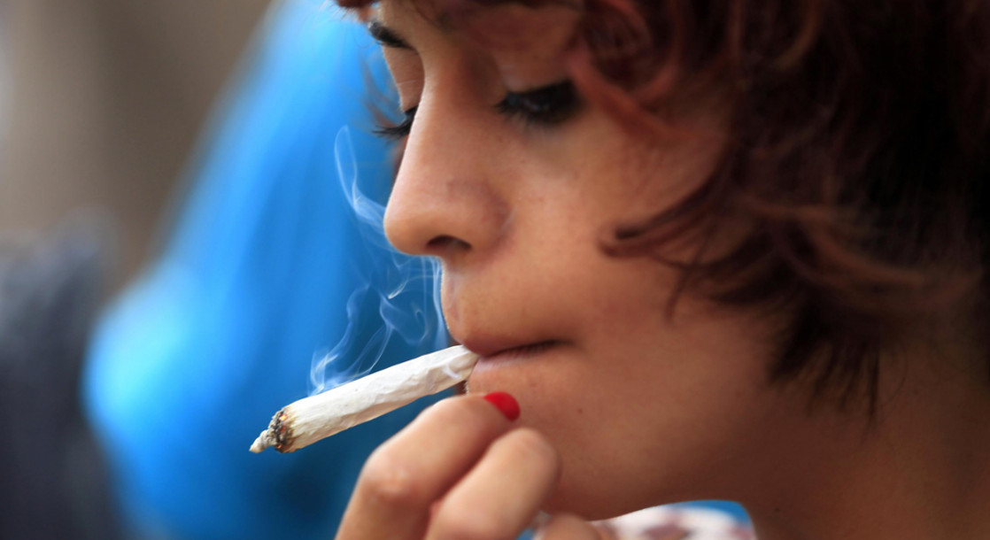 Study Finds Smarter Kids Are Twice As Likely to Smoke Pot