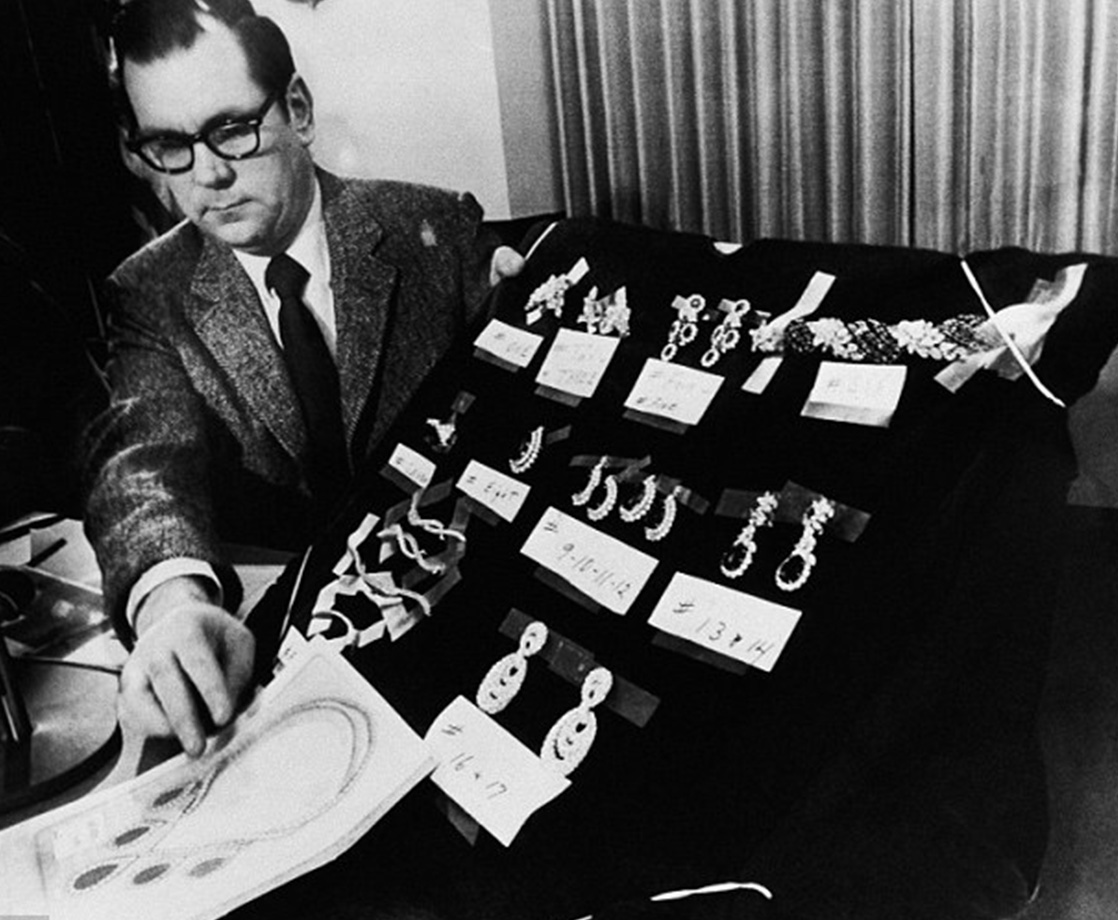 An Inside Look at the Most Infamous Jewel Heist in American History
