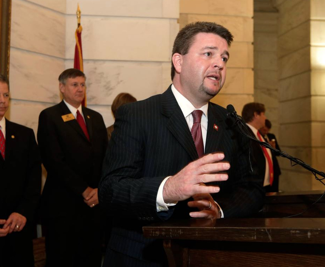 Arkansas Lawmaker Tries Stalling Medical Marijuana Until Federal Government Ends Prohibition