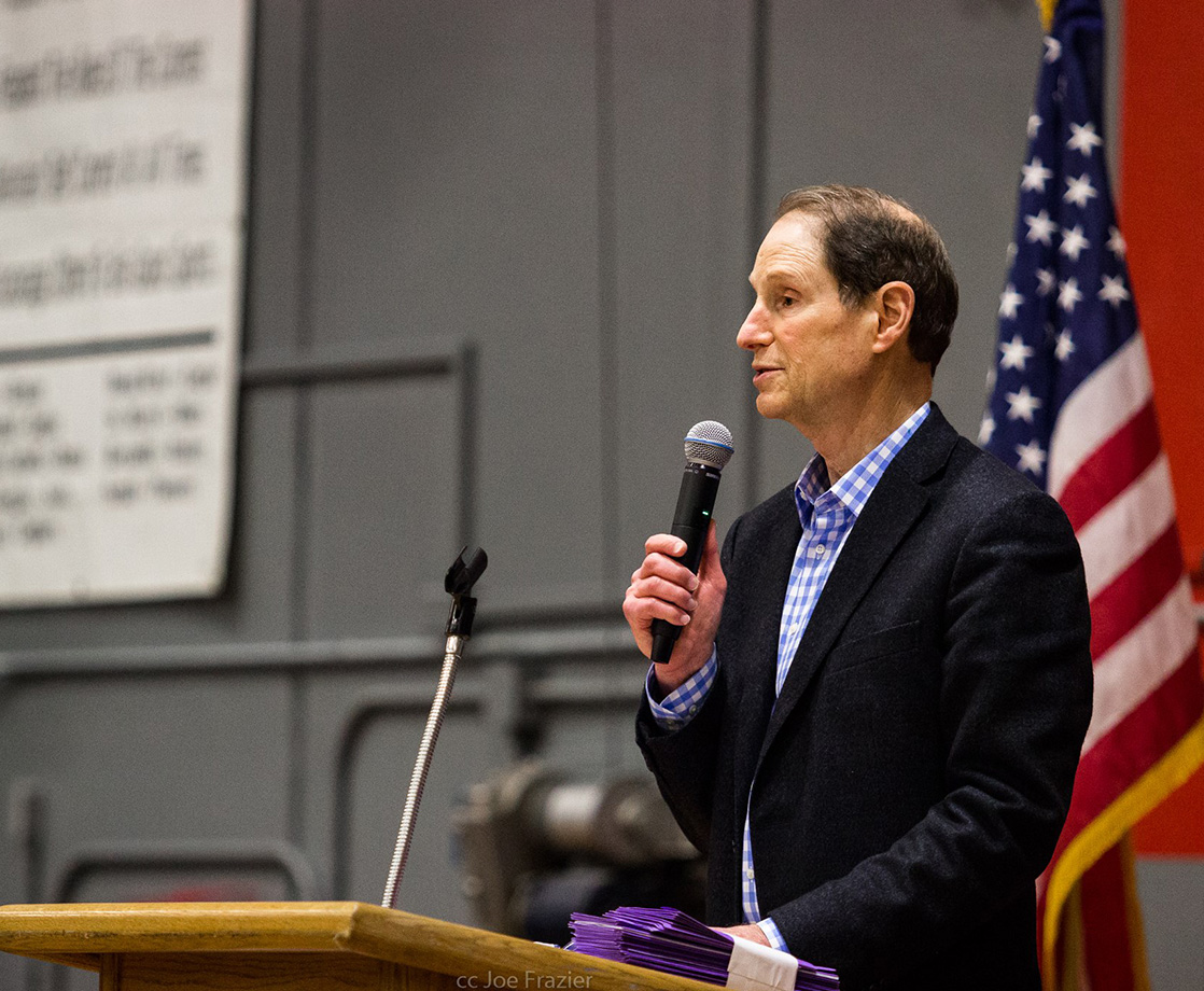 Senator Ron Wyden Joins Bill to End Federal Cannabis Prohibition